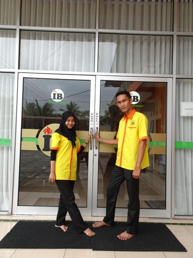 Penginapan Intan Bandara 파당 외부 사진