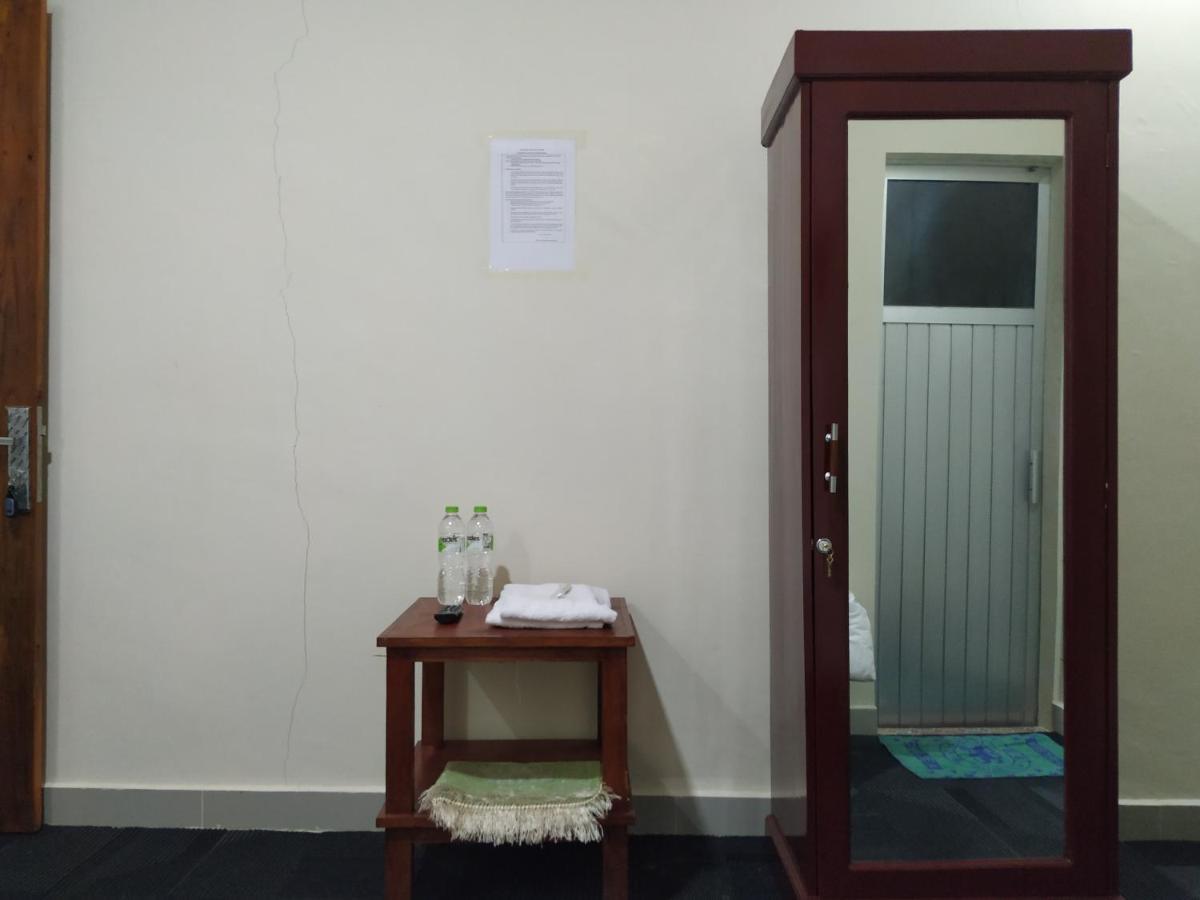 Penginapan Intan Bandara 파당 외부 사진