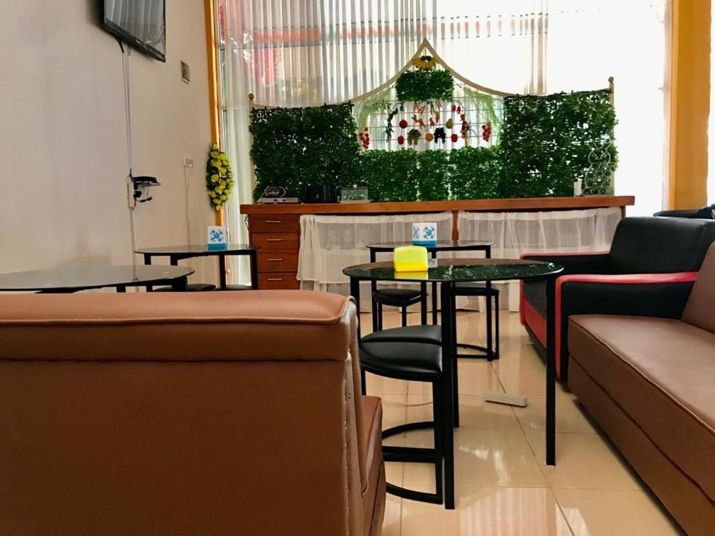 Penginapan Intan Bandara 파당 외부 사진