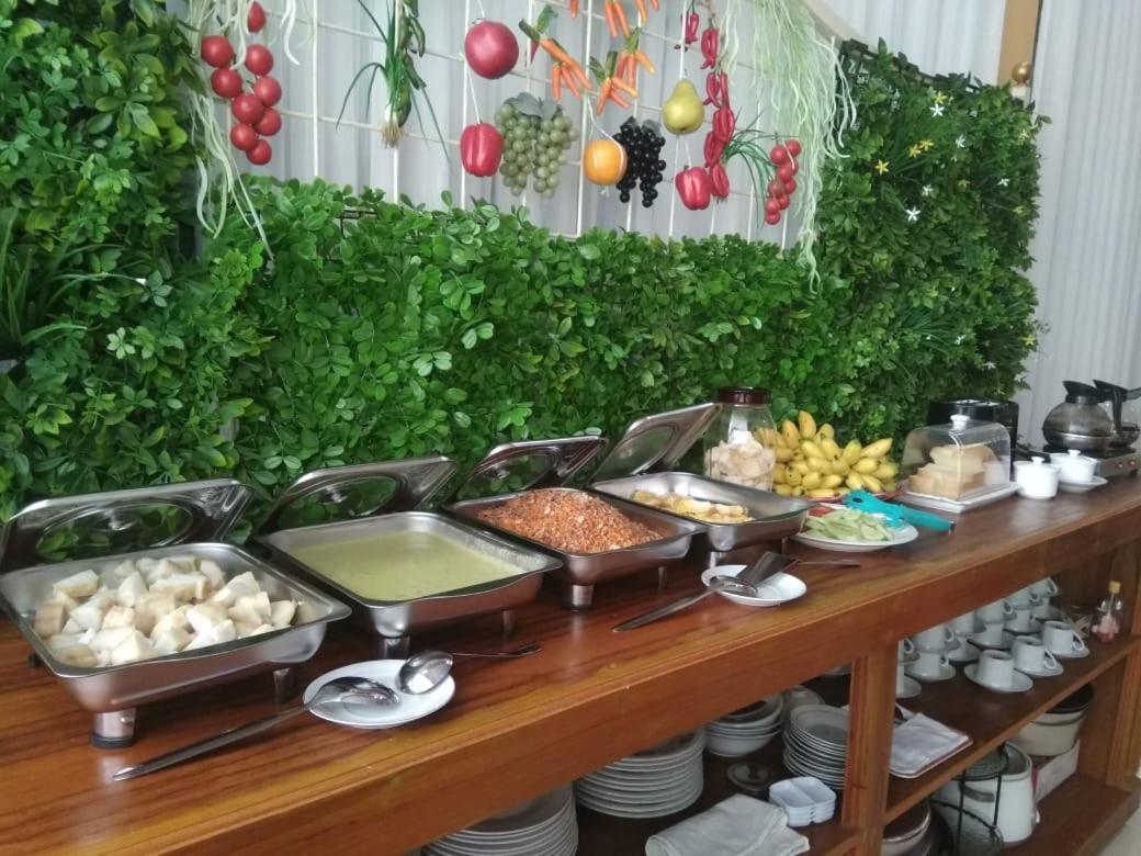 Penginapan Intan Bandara 파당 외부 사진